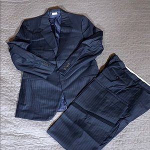 Like New Brioni Suit!!